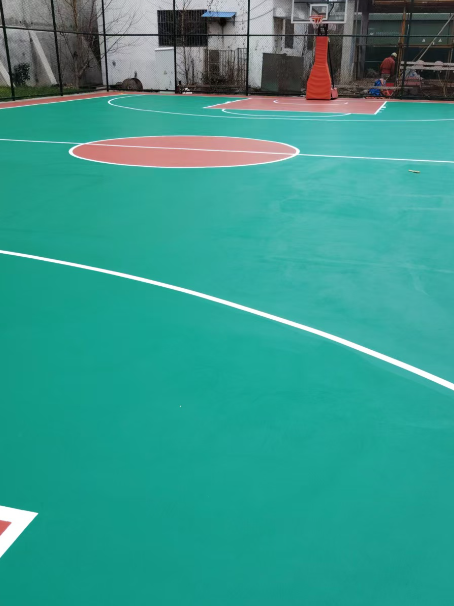 松桃 球场长期使用易出现地面开裂